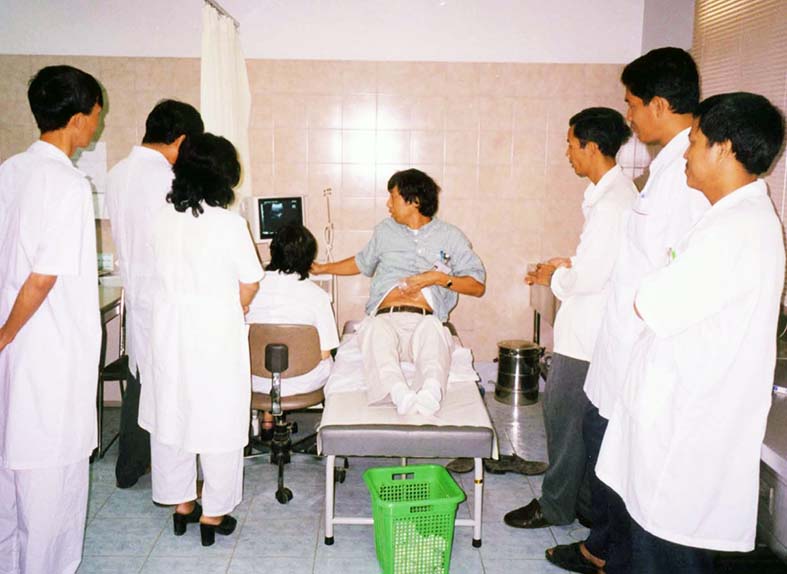 202012018順天堂大　国際教養学部オンライン講義資料・写真カンボジア手術3